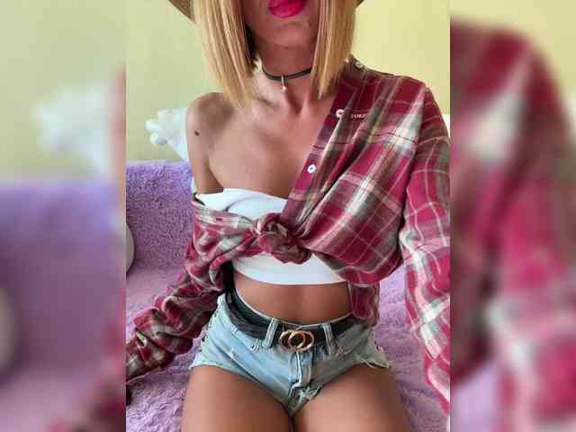 Daria_Desire webcam