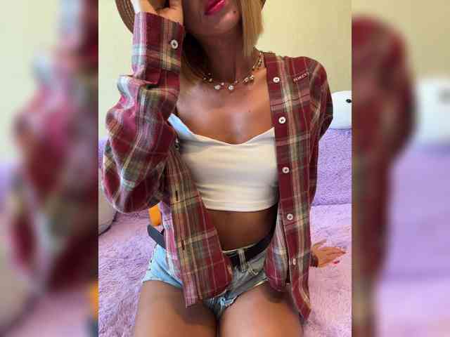 Daria_Desire webcam