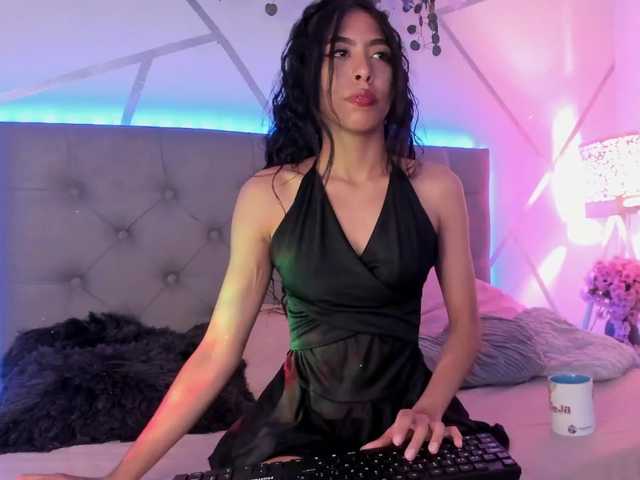 EMMAAA-STOONEE live cam on BongaCams