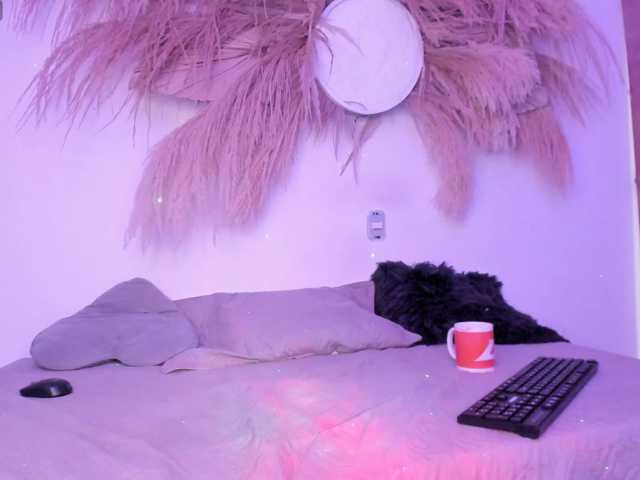 EMMAAA-STOONEE live cam on BongaCams