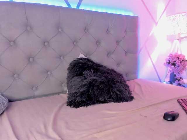EMMAAA-STOONEE live cam on BongaCams