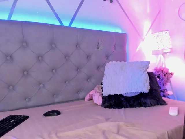 EMMAAA-STOONEE live cam on BongaCams