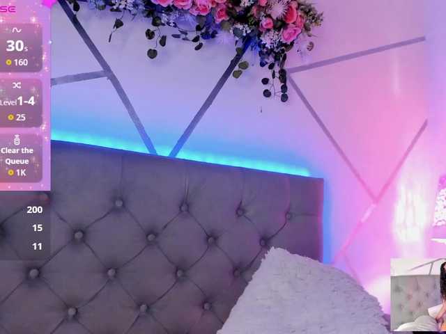 EMMAAA-STOONEE live webcam show