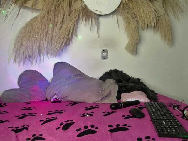 EMMAAA-STOONEE live cam on BongaCams