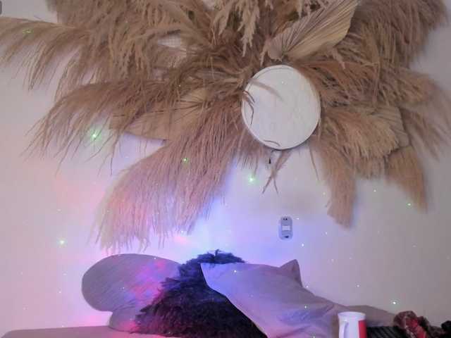 EMMAAA-STOONEE live cam on BongaCams