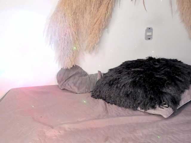 EMMAAA-STOONEE live cam on BongaCams