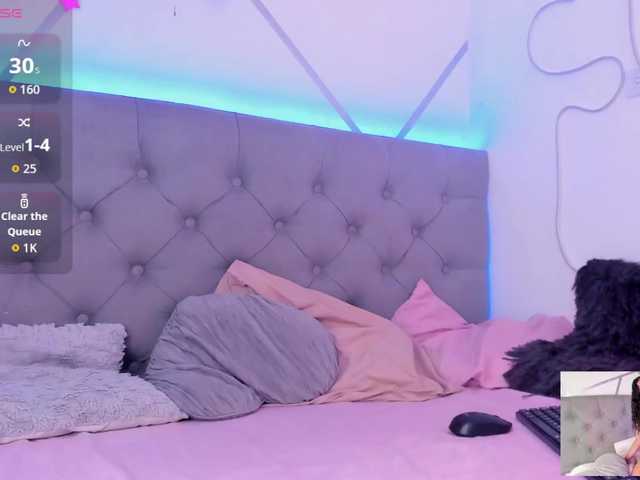 EMMAAA-STOONEE live cam on BongaCams