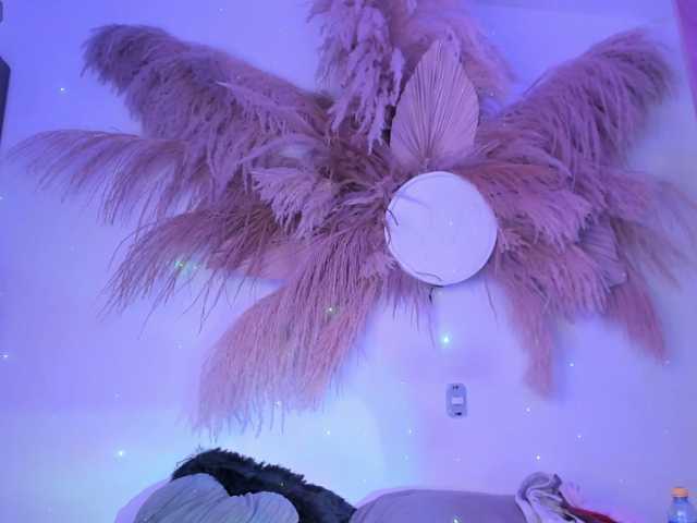 EMMAAA-STOONEE live cam on BongaCams