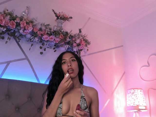EMMAAA-STOONEE live cam on BongaCams