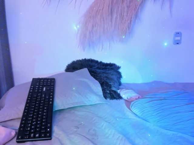 EMMAAA-STOONEE live cam on BongaCams