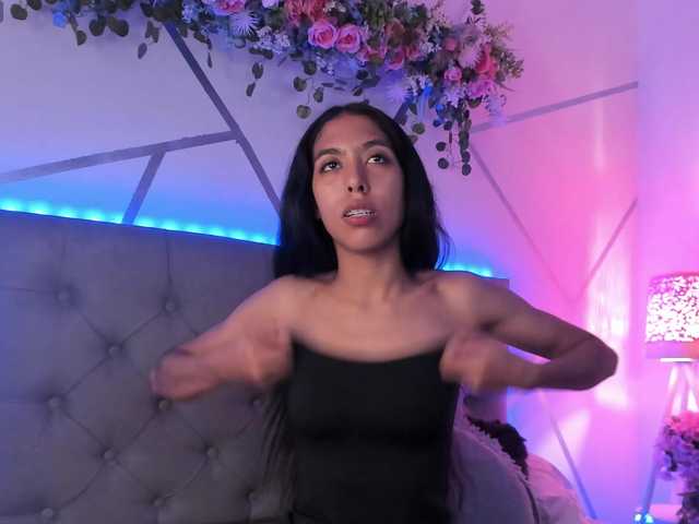 EMMAAA-STOONEE live cam on BongaCams