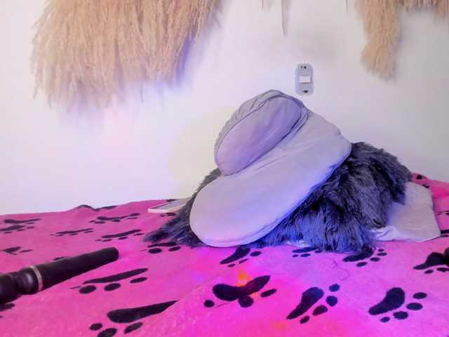 EMMAAA-STOONEE live cam on BongaCams