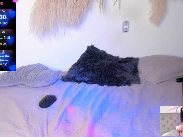 EMMAAA-STOONEE live cam on BongaCams