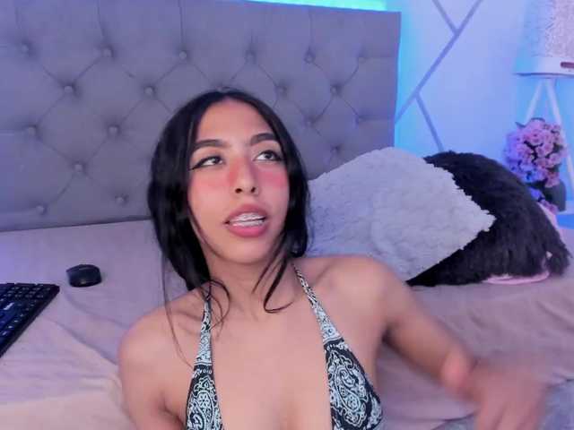 EMMAAA-STOONEE live cam on BongaCams