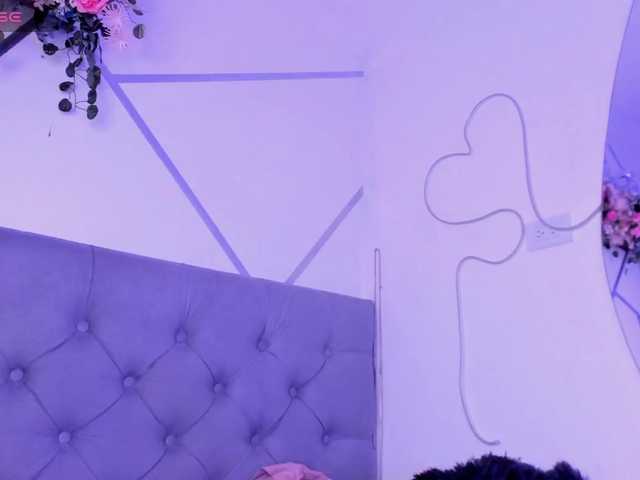 EMMAAA-STOONEE live cam on BongaCams