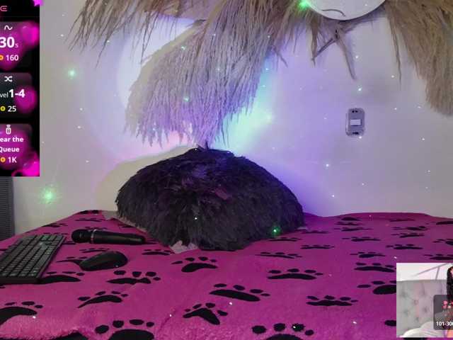 EMMAAA-STOONEE live cam on BongaCams
