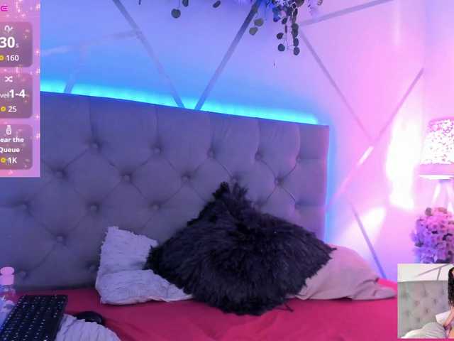 EMMAAA-STOONEE live cam on BongaCams