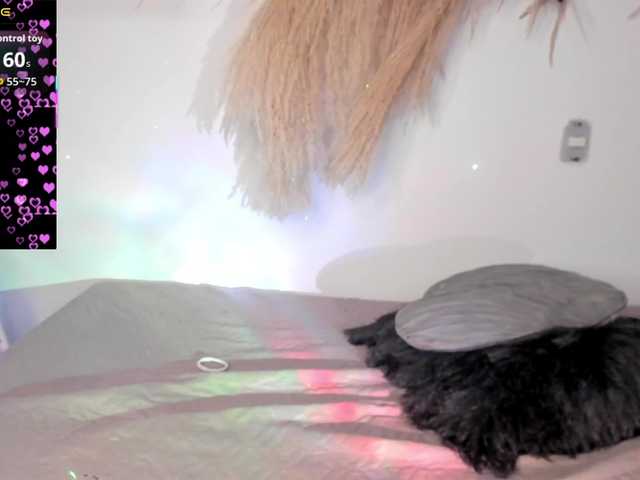 EMMAAA-STOONEE live cam on BongaCams