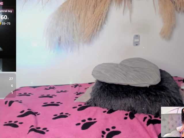 EMMAAA-STOONEE live cam on BongaCams
