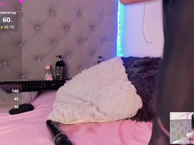 EMMAAA-STOONEE live cam on BongaCams