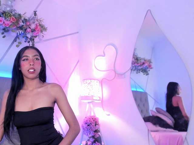 EMMAAA-STOONEE live cam on BongaCams