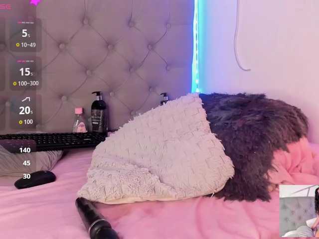 EMMAAA-STOONEE live cam on BongaCams