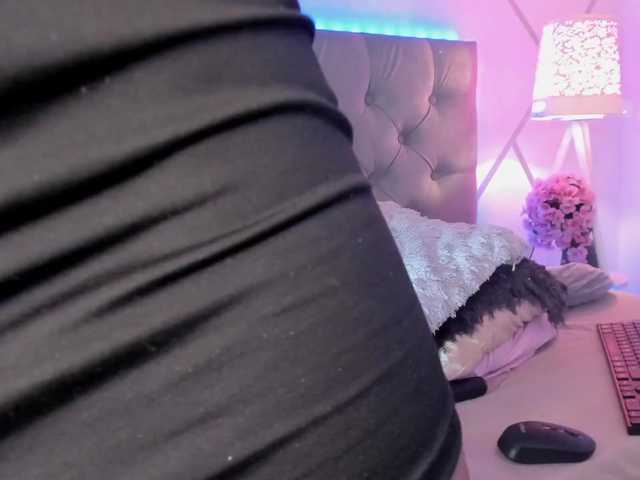 EMMAAA-STOONEE live cam on BongaCams
