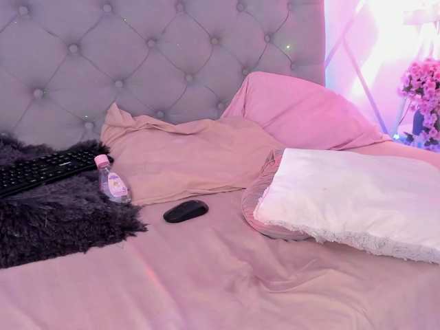 EMMAAA-STOONEE live cam on BongaCams