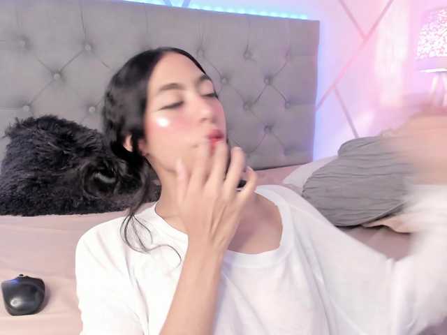 EMMAAA-STOONEE live cam on BongaCams