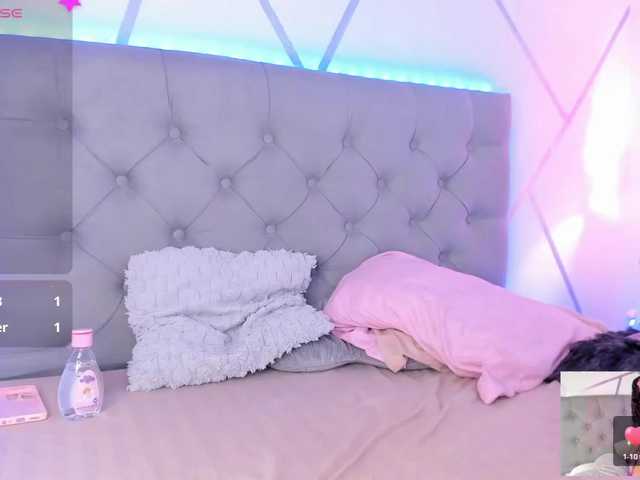 EMMAAA-STOONEE live cam on BongaCams