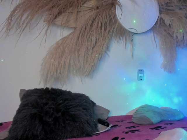 EMMAAA-STOONEE live cam on BongaCams