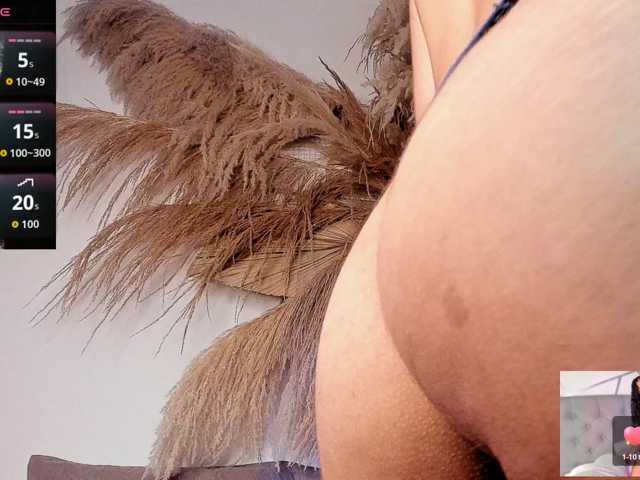 EMMAAA-STOONEE live cam on BongaCams