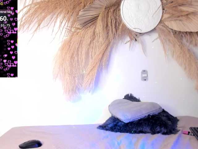 EMMAAA-STOONEE live cam on BongaCams