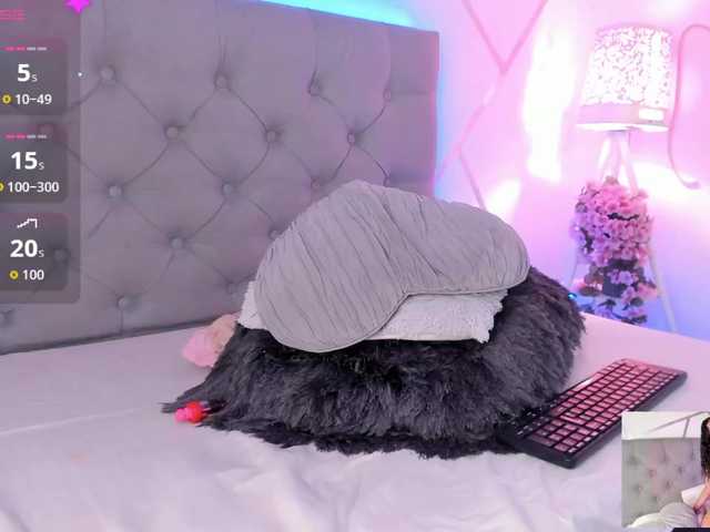 EMMAAA-STOONEE live webcam show