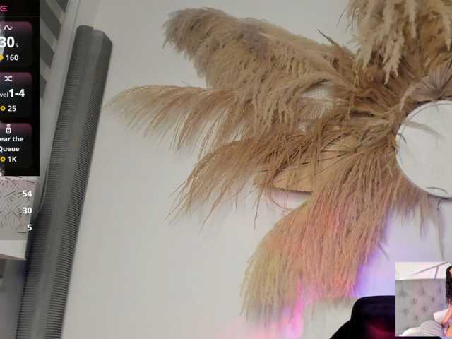 EMMAAA-STOONEE live cam on BongaCams