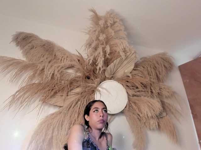 EMMAAA-STOONEE live cam on BongaCams