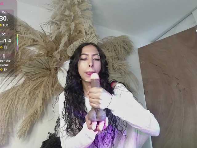 EMMAAA-STOONEE live cam on BongaCams