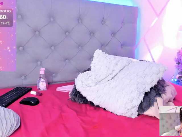 EMMAAA-STOONEE live cam on BongaCams