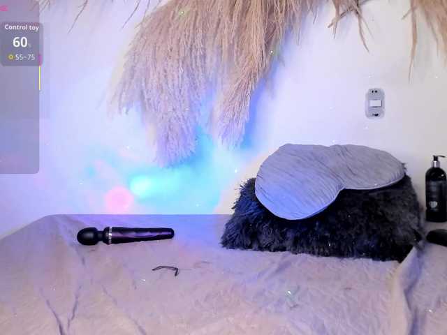 EMMAAA-STOONEE live cam on BongaCams