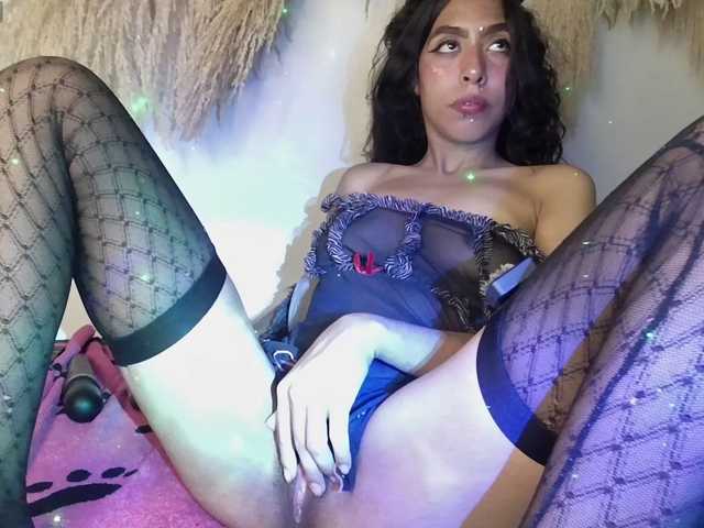 EMMAAA-STOONEE live cam on BongaCams