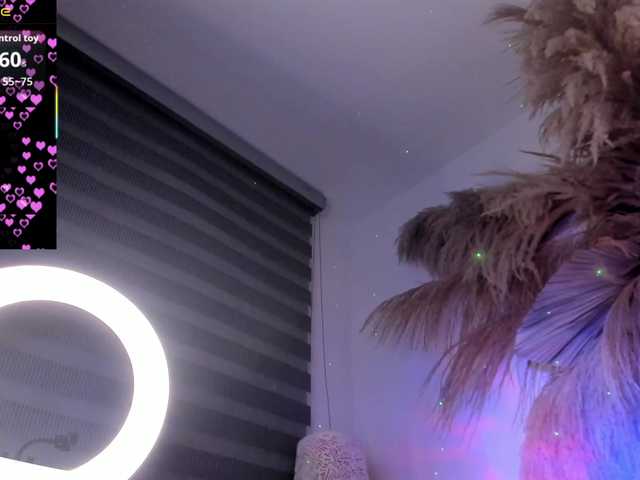 EMMAAA-STOONEE live cam on BongaCams