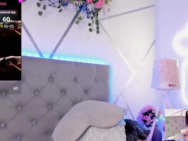 EMMAAA-STOONEE live cam on BongaCams