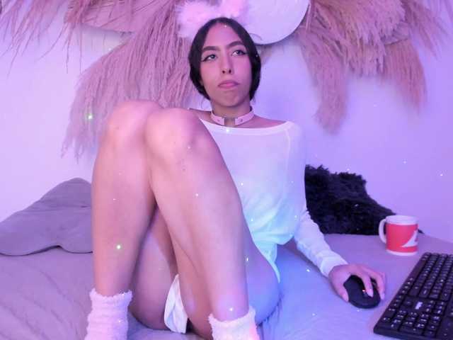 EMMAAA-STOONEE live cam on BongaCams