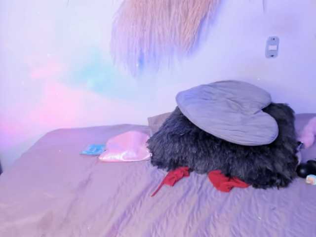 EMMAAA-STOONEE live cam on BongaCams