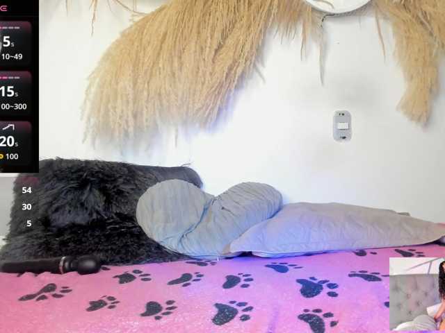 EMMAAA-STOONEE live cam on BongaCams