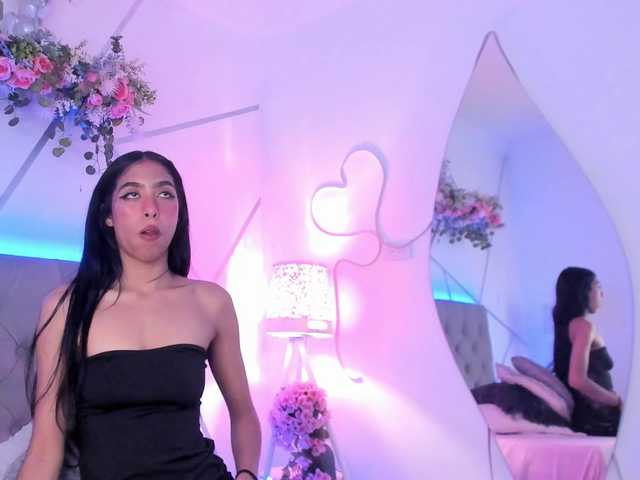 EMMAAA-STOONEE live cam on BongaCams
