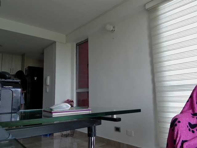 EMMAAA-STOONEE live cam on BongaCams