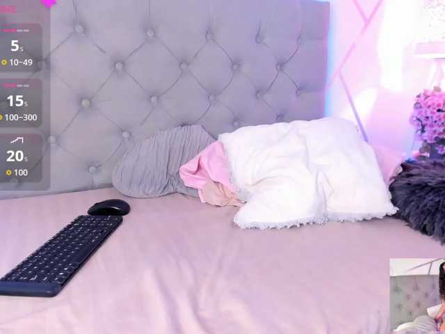 EMMAAA-STOONEE live cam on BongaCams
