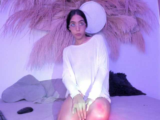 EMMAAA-STOONEE live cam on BongaCams