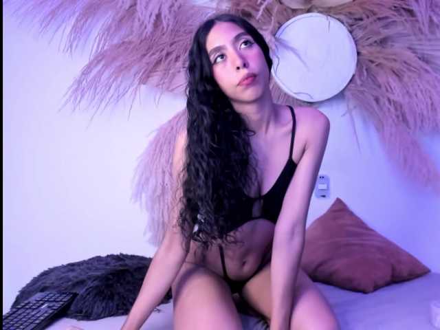 EMMAAA-STOONEE live cam on BongaCams